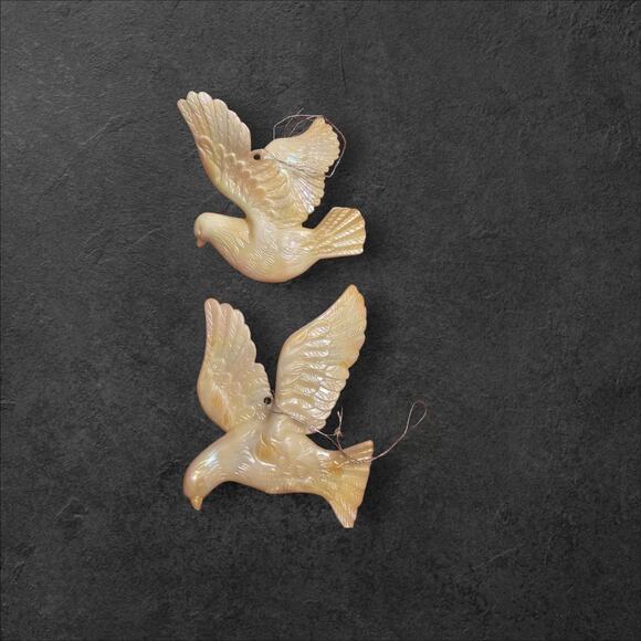 Two Turtle Doves Iridescent Ornaments 1970s Decor 12 Days Of Christmas - Picture 2 of 4